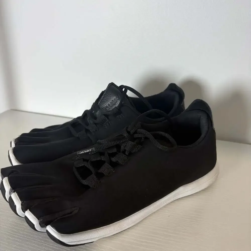Peluva Strand Women's Black Mesh Toe Separating Trainer